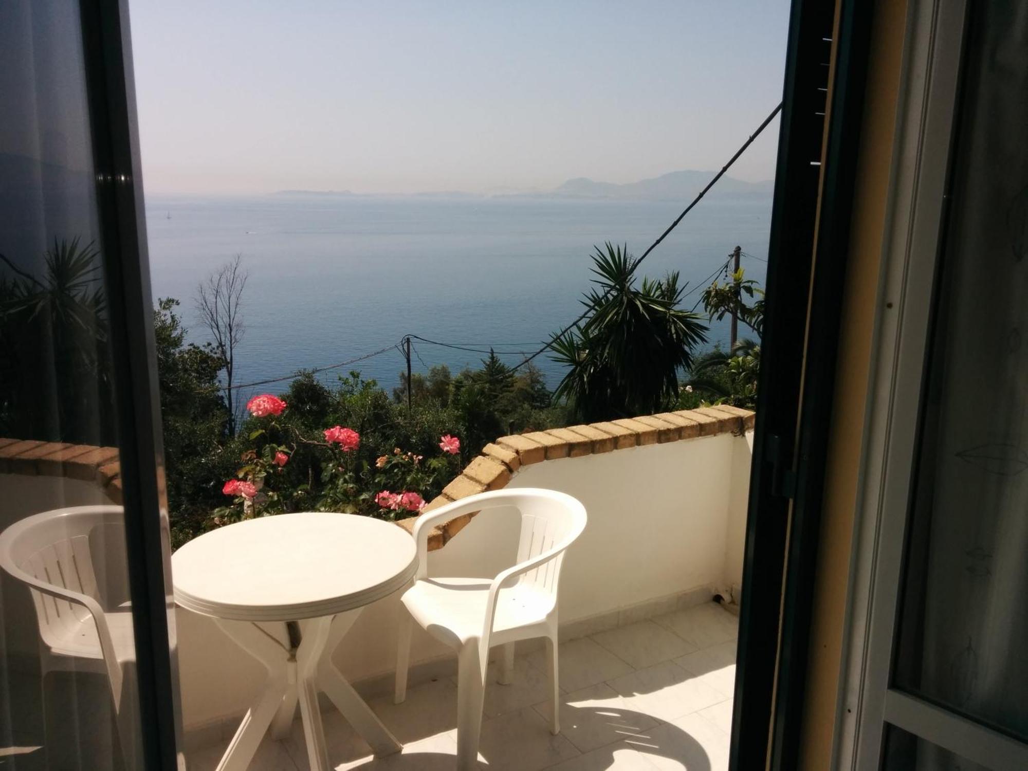 Nikos - Eleni Lägenhet Barbati Exteriör bild